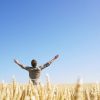 Passie komt van binnenuit Man-Outstretched-Arms-Field-canstockphoto2839419-450x450px