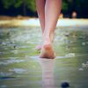 Wat is hooggevoeligheid en hoe herken je het bij jezelf of bij je kind? 25673816 - girl walking on sand beach leaving footprints